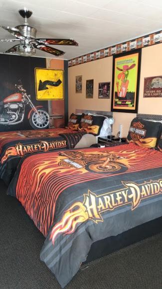 Galaxy Of Harley Bikers Between Bryce And Zion Hatch Extérieur photo